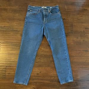 Levi’s Wedgie Icon Jeans Size 29
